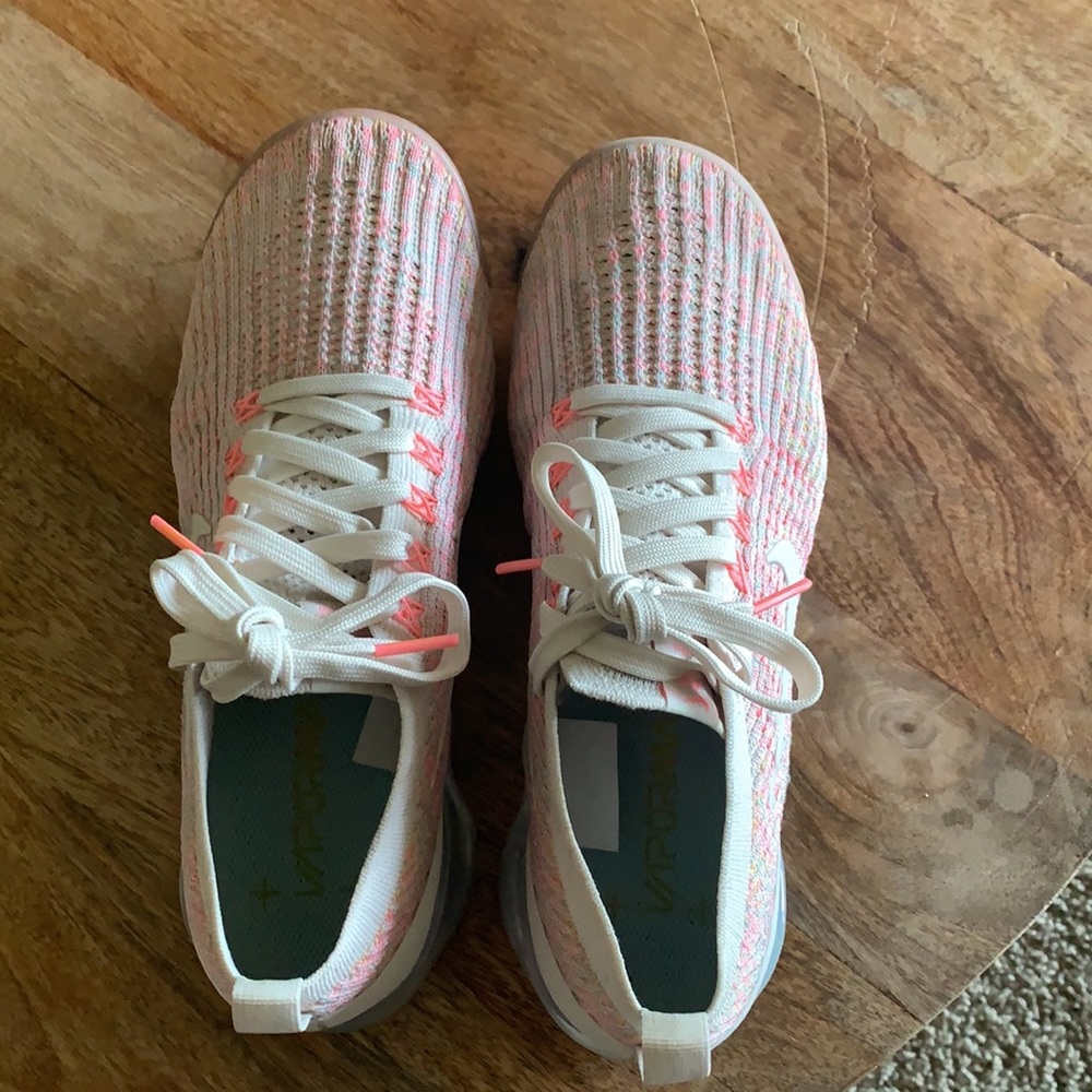 Nike VaporMax Flyknit - size 9